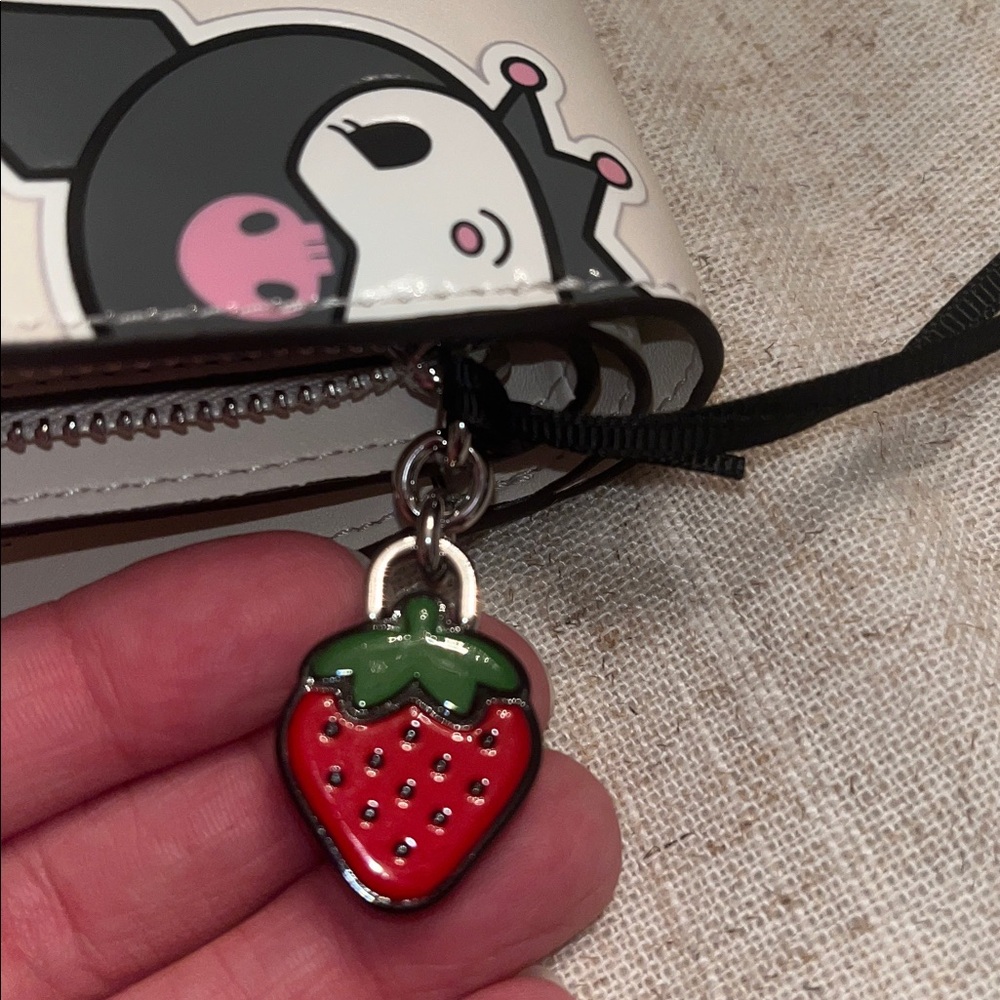 kate spade NWT! x Hello Kitty & Friends Medium Bifold Wallet - Picture 9 of 9